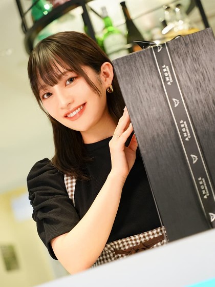 【昼＆夕方】池袋東口カフェ＆バー NINO（ニノ） えみ