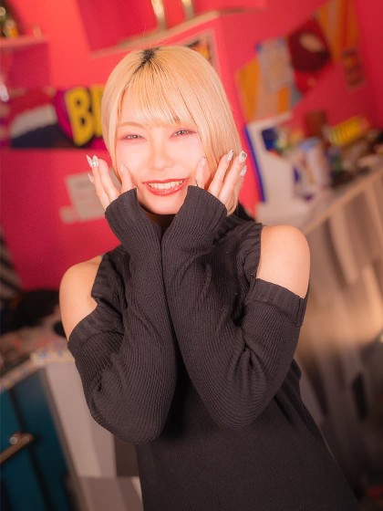 Girl's bar EVE（イヴ） あかね