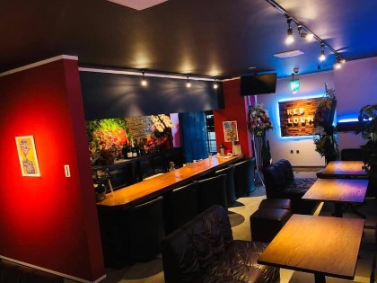 RED Lounge (レッドラウンジ)