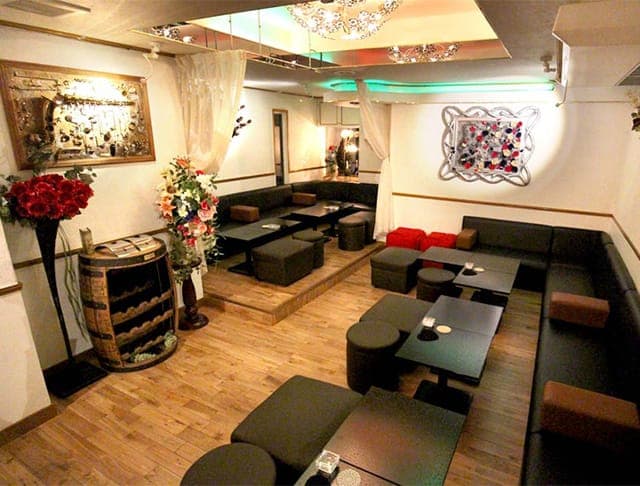 Club Crystal Moon(クリスタルムーン)