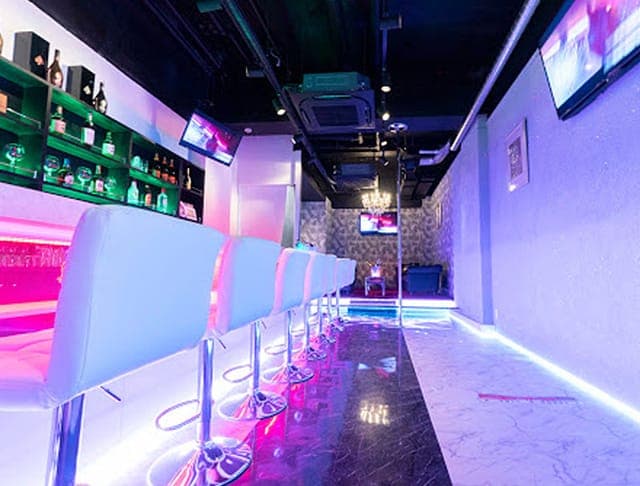 Gilrs Bar Bunny B(バニービー)