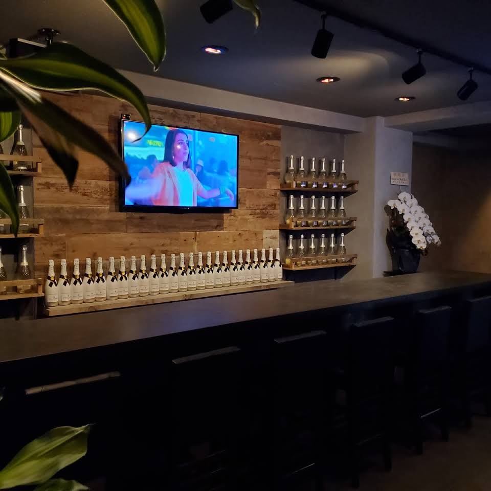 Lounge Bar M2(エムツー)