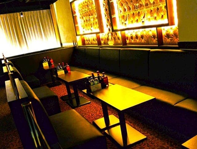 CLUB LATOUR(ラトゥール)
