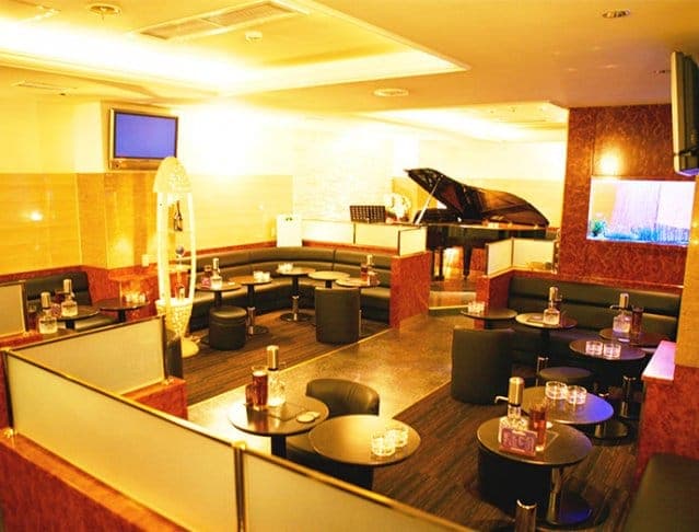 CLUB 蓮 REN (レン)